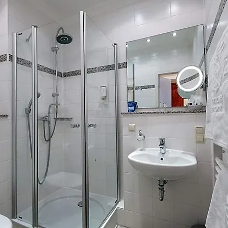 Savoy Hotel 4*