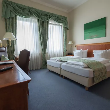 Savoy Hotel 4*
