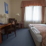Savoy 4*